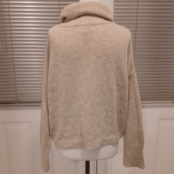 4/$40 Cream Knit Turtleneck Sweater - Size Medium - Picture 4 of 6